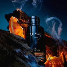 Cargar imagen en el visor de la galería, Kit 3 Perfumes 212 Black, Sauvage y Bleu 100ml
